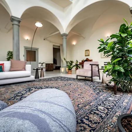 Dimora Collection - Le Corti - Boutique Luxury In A Restored 13th Century Convent, With Sauna And Gym (adults Only)