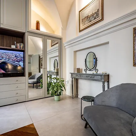 Dimora Collection - Le Corti - Boutique Luxury In A Restored 13th Century Convent, With Sauna And Gym (adults Only) * Florence